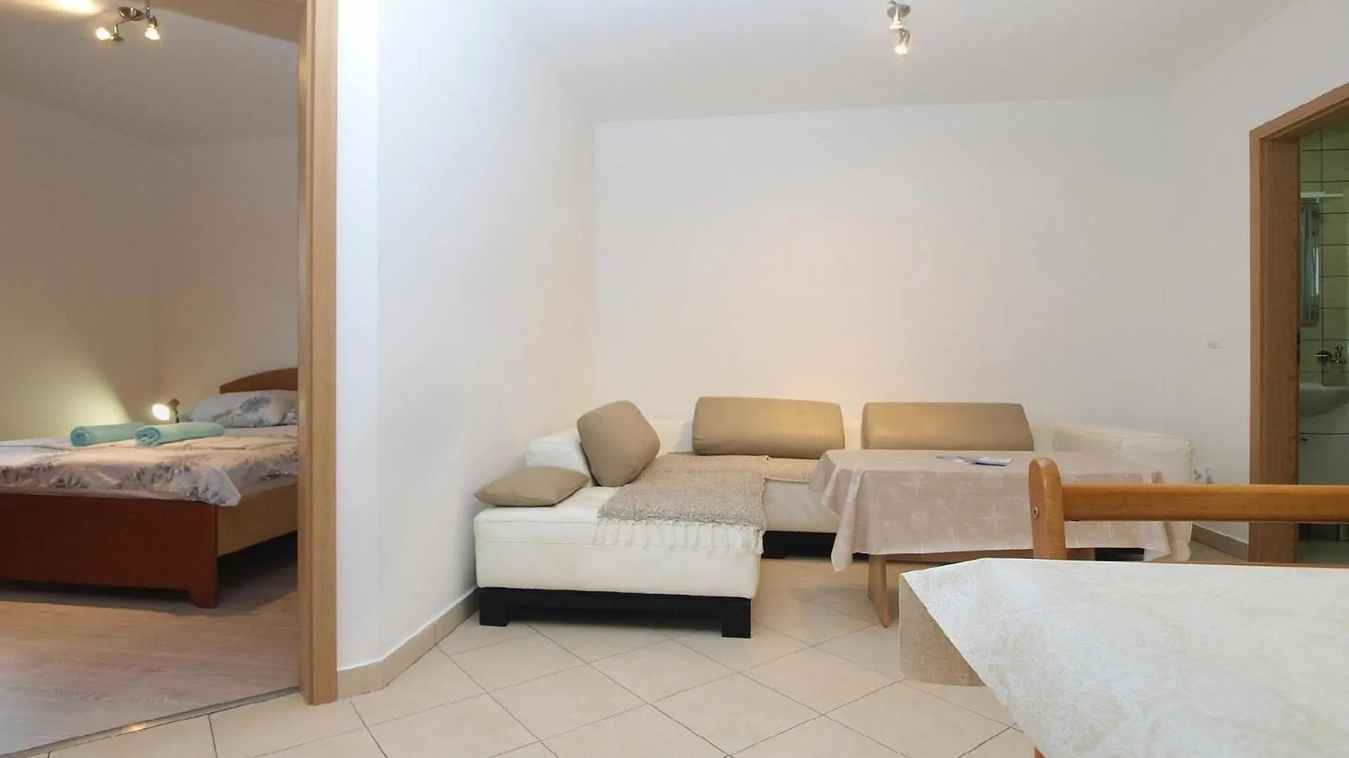Apartment Ferienwohnung Fuer 4 Personen Ca 38 Qm In Liznjan, Istrien Suedkueste Von Istrien